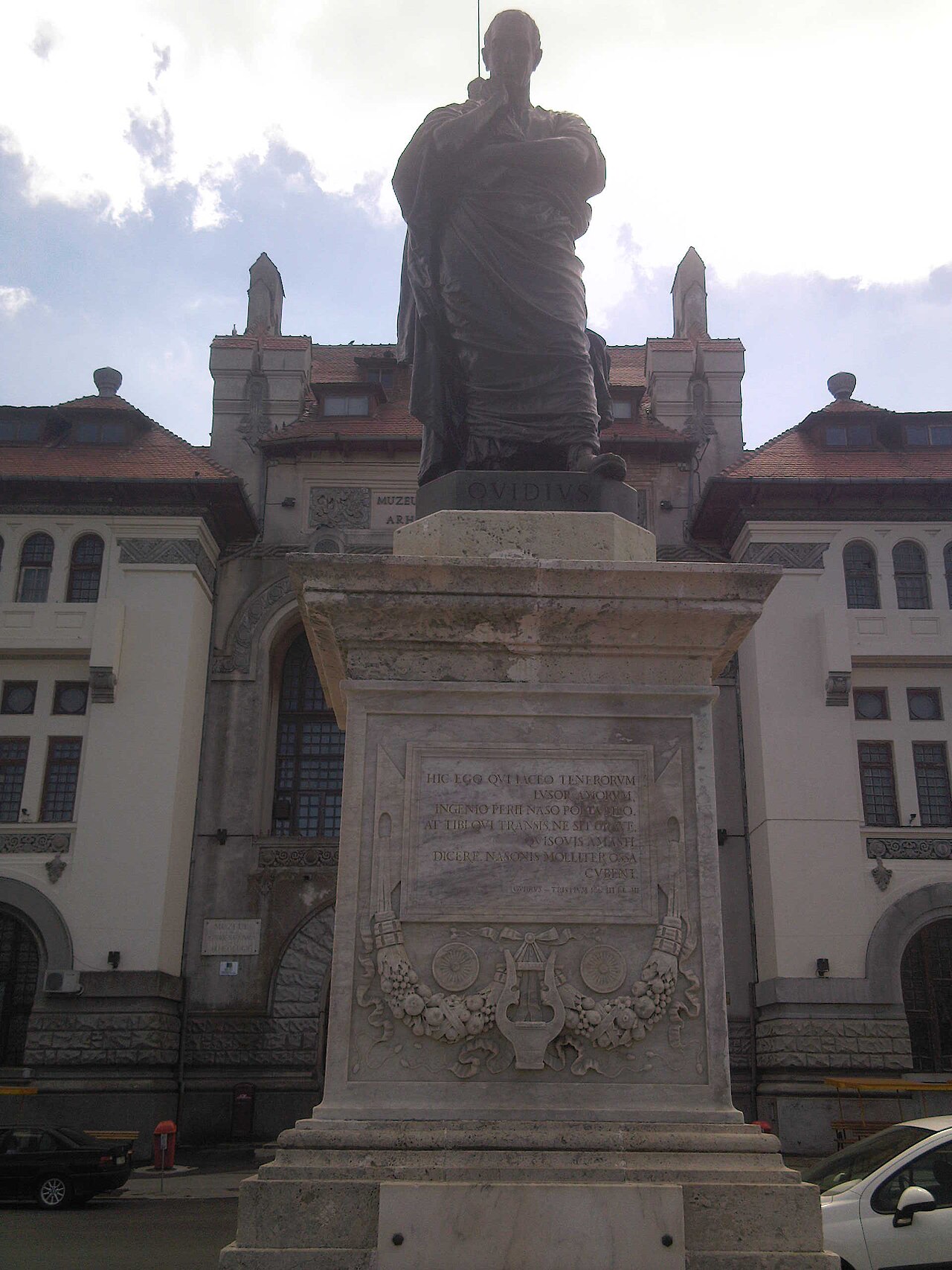 Statue of Ovid